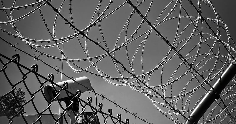 Sécuriser ses objets connectés contre les piratages : le guide essentiel